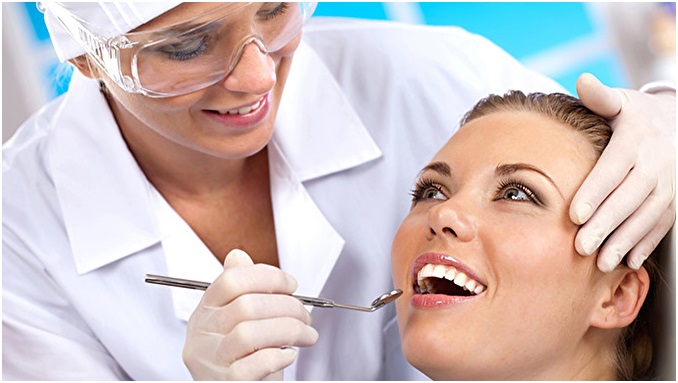 Рекомендации: можно ли идти к стоматологу с герпесом?